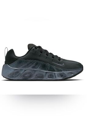 Nike black rover basketball sneakers
